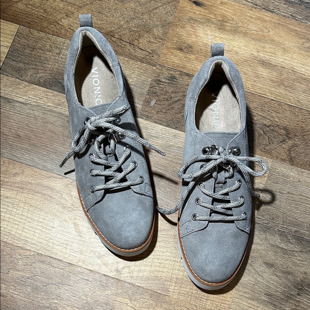 Vionic Gray Suede Lace-Up Shoes.  Size 6.5